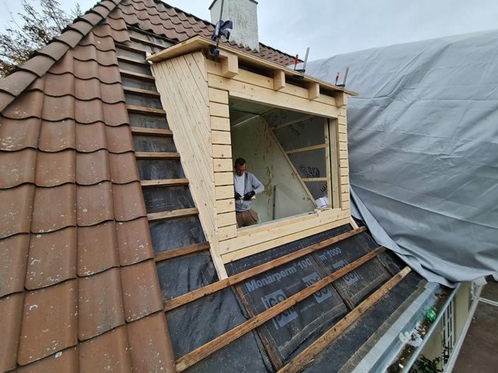 For mange boligejere er en udskiftning af døre og vinduer en god mulighed for at ændre boligens æstetiske udtryk. Ring for et uforpligtende tilbud.